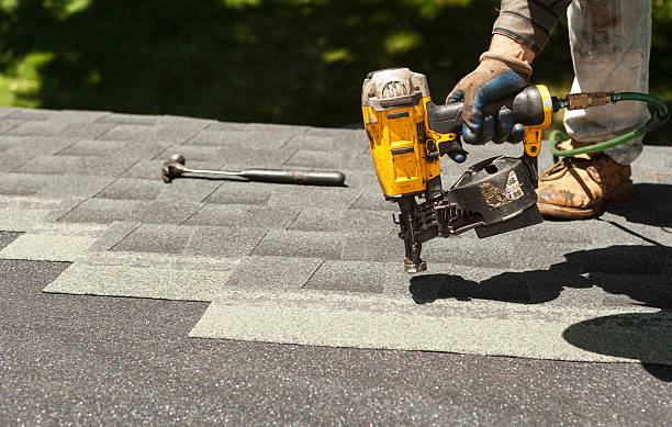 Best Roof Gutter Cleaning  in Middleburg Heights, OH